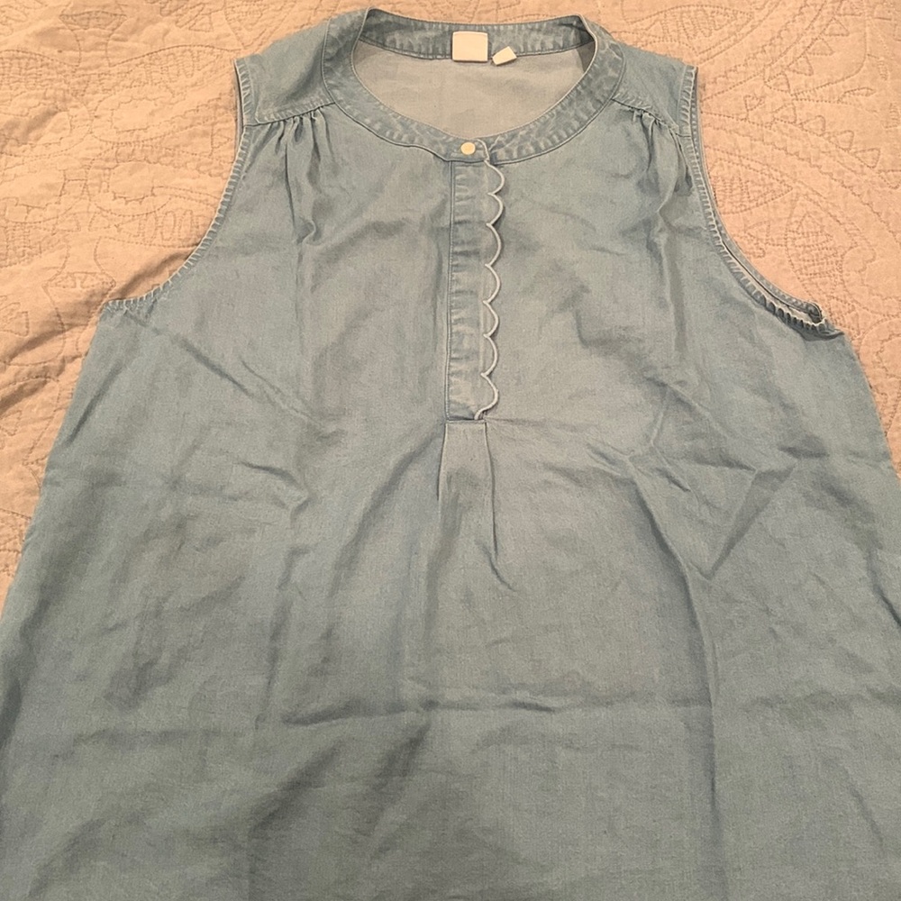 NWOT Gap chambray tank